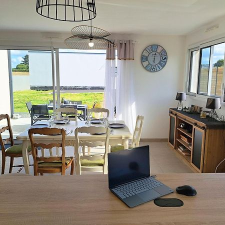 Single Storey Holiday Home In Cléder 外观 照片